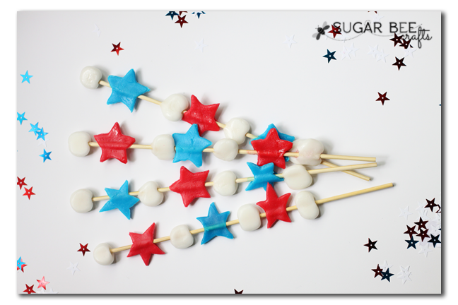 DIY Plastic Patriotic Stars kid craft, Red White Blue Series - Sugar Bee  Crafts