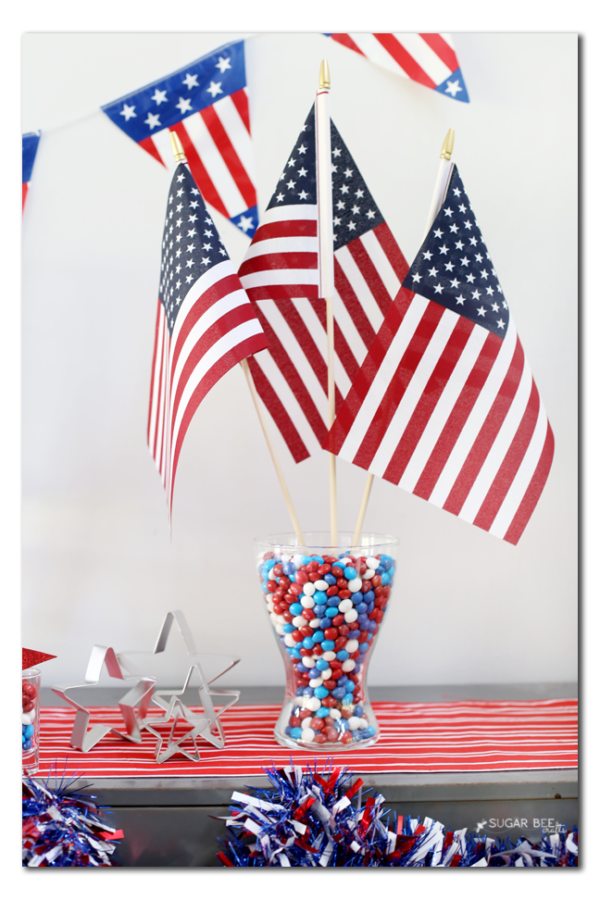 Patriotic Party Tablescape - Sugar Bee Crafts