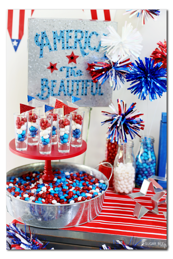 Patriotic Party Tablescape - Sugar Bee Crafts