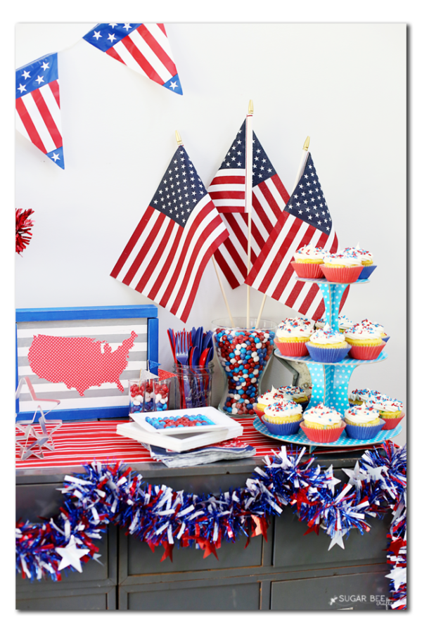 Patriotic Party Tablescape - Sugar Bee Crafts