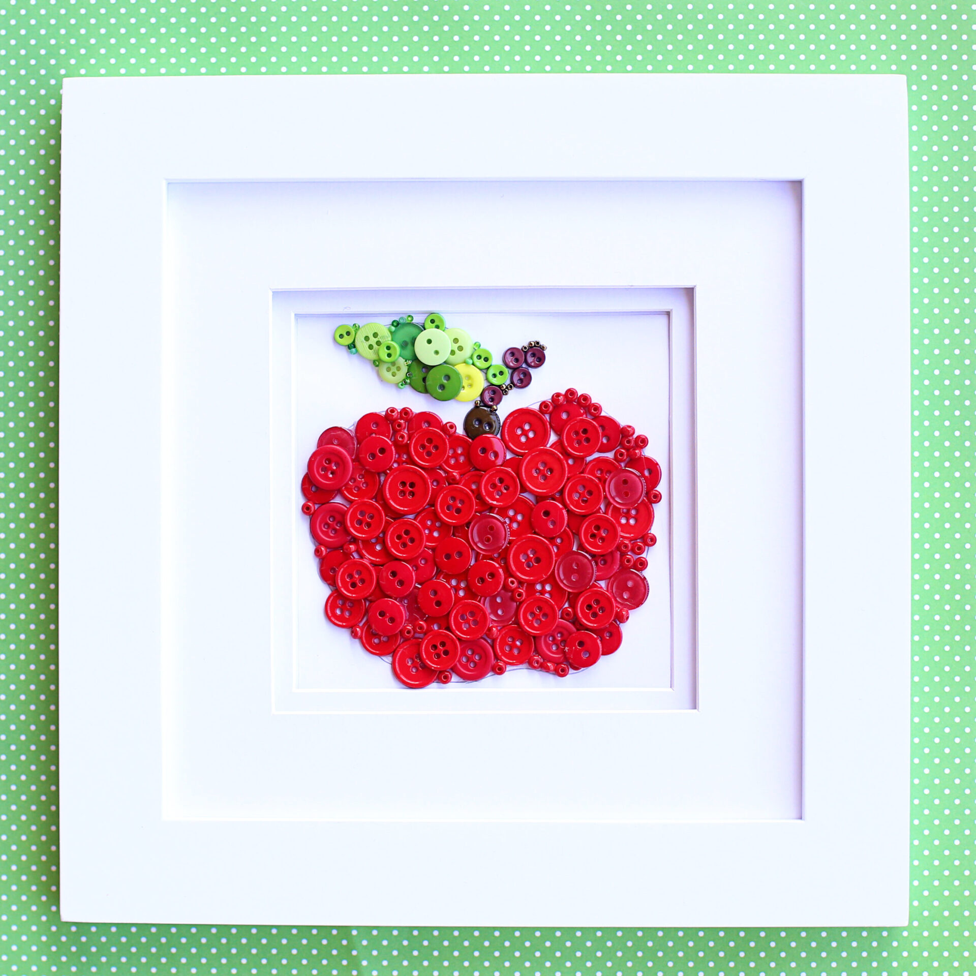 Button Apple Art - Teacher Appreciation Gift Idea - Sugar Bee Crafts