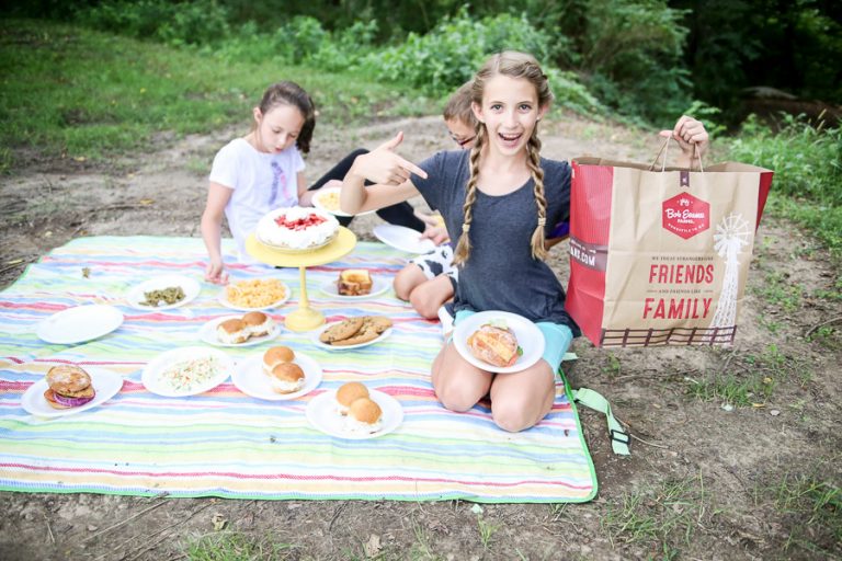 Picnic Time with Bob Evans Restaurants - Sugar Bee Crafts