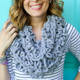 Finger looping infinity scarf how to idea 3