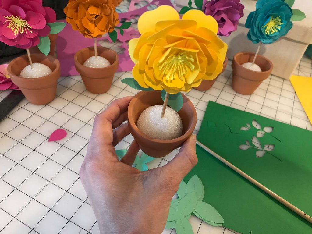 Mini flower pot wreath craft idea 21